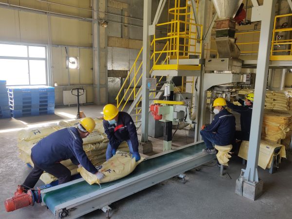 3.14日，制氣車間廣泛開展勞動競賽，硫磺造粒工作圖.jpg